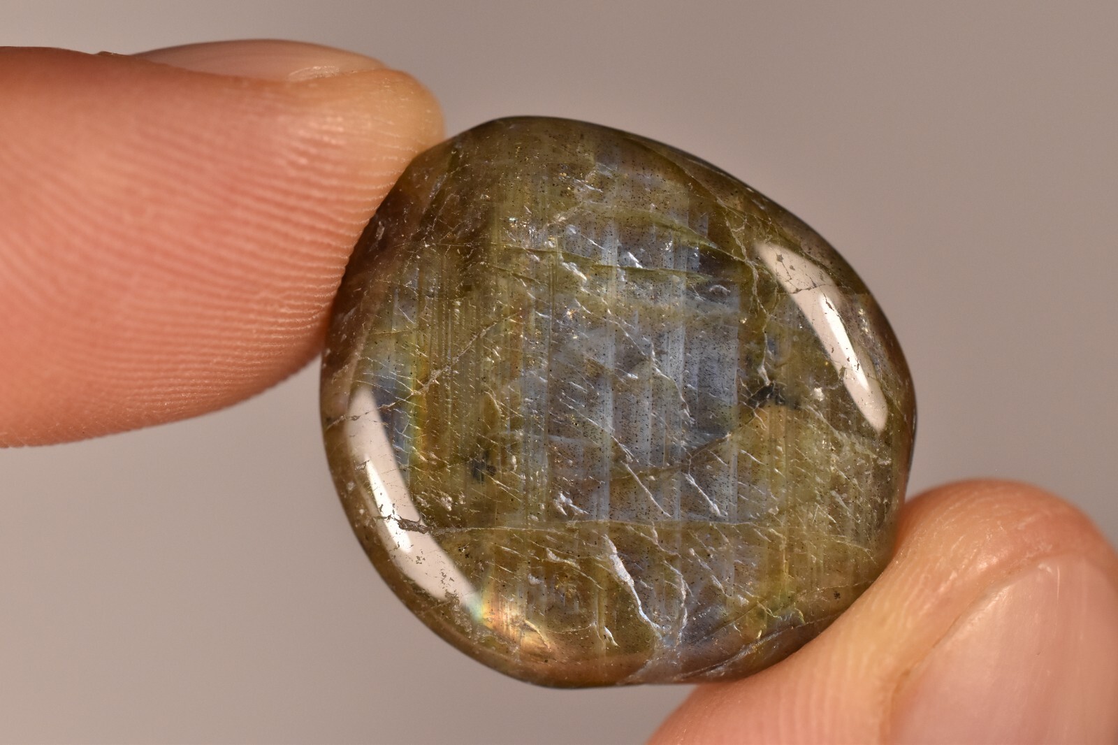 *LABRADORITE* Flat Stone 2.5cm 6.6g Palm Worry Thumb Tumbled Healing Crystal