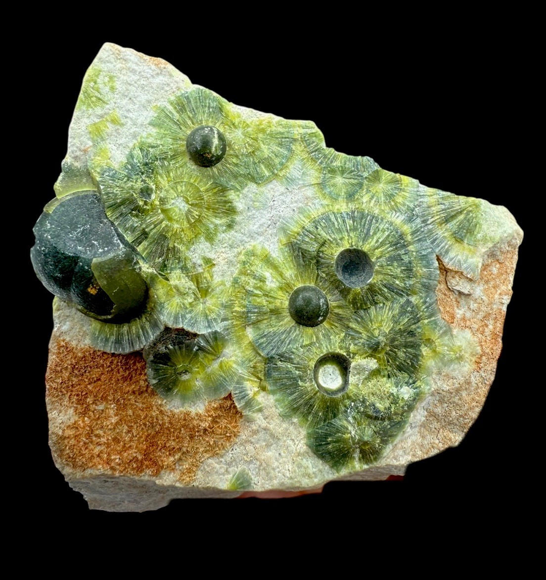 Radiating & Spherical Wavellite Crystals : Dug Hill . Avant , Arkansas 🇺🇸