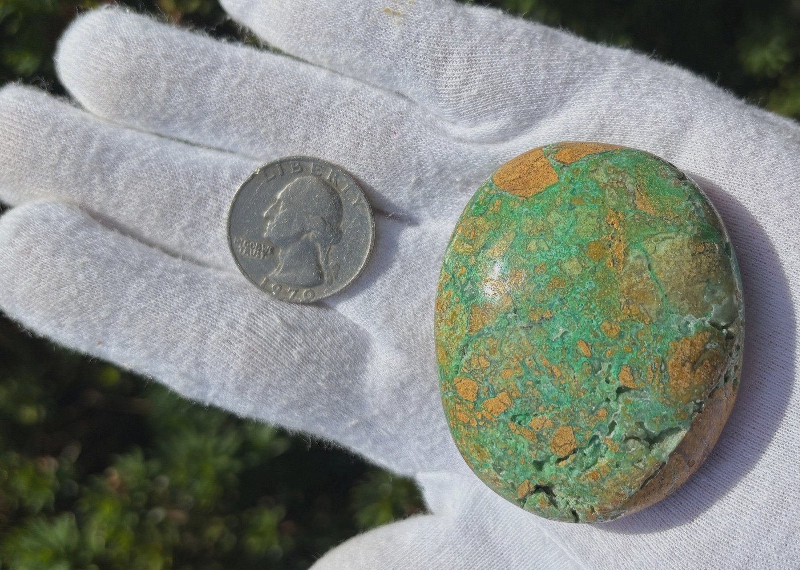 USA SALE 96g GREEN SMITHSONITE TEXTURED PALM STONE PALMSTONE