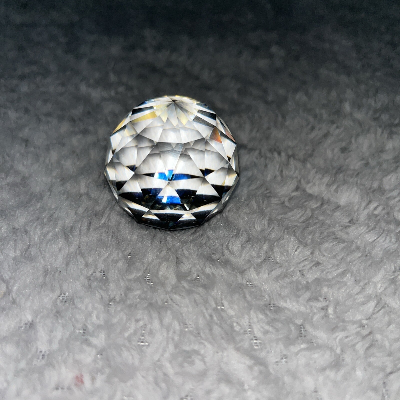 Faceted Crystal Ball/ Paperweight Clear PicksUp All Surrounding Colors 1.45X1.51