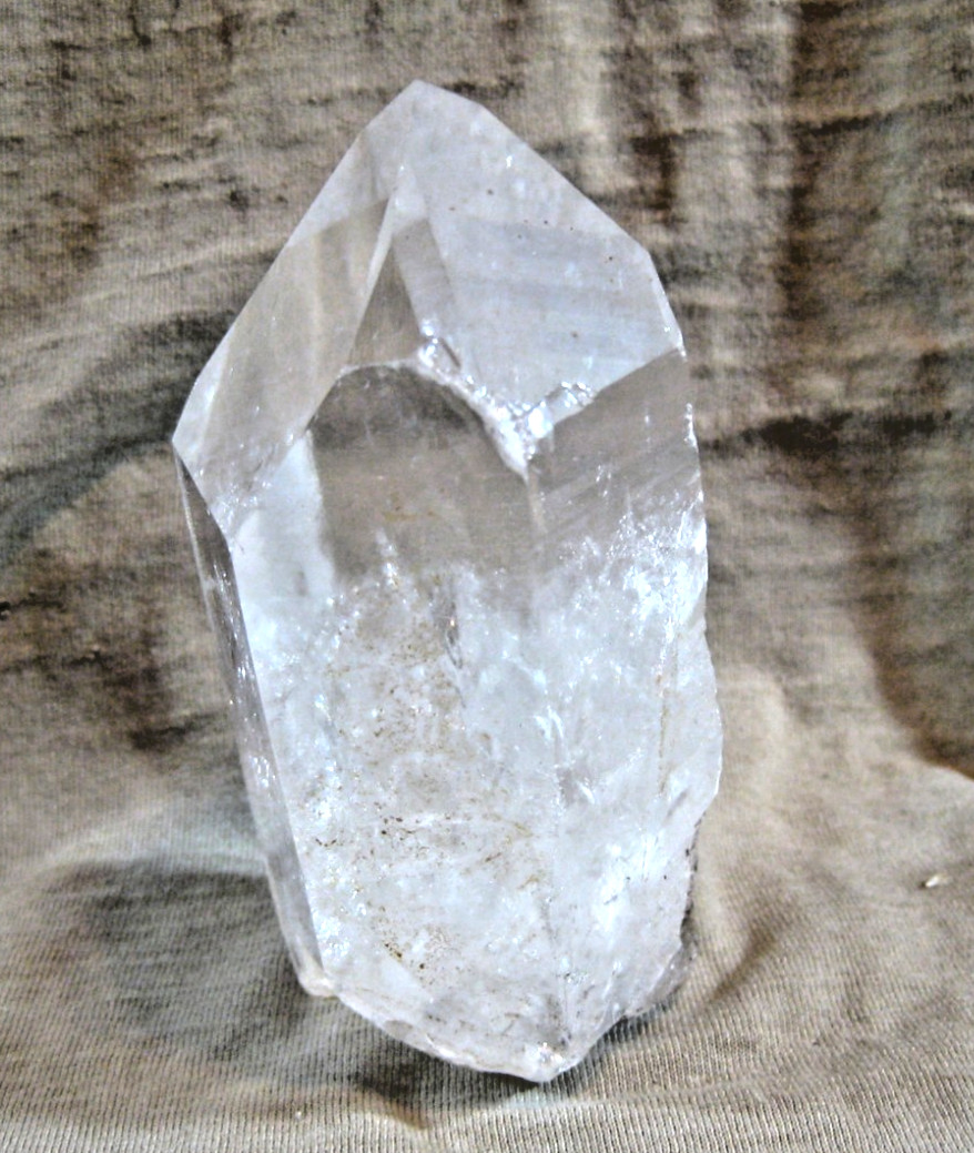 Fenster Quartz Point with Numerous Windows Clear Top 440 g 110 mm