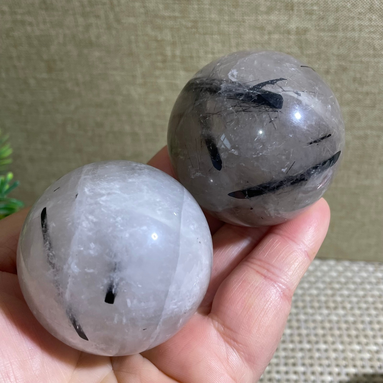 325g Electric stone hand polished ball spiritual decoration