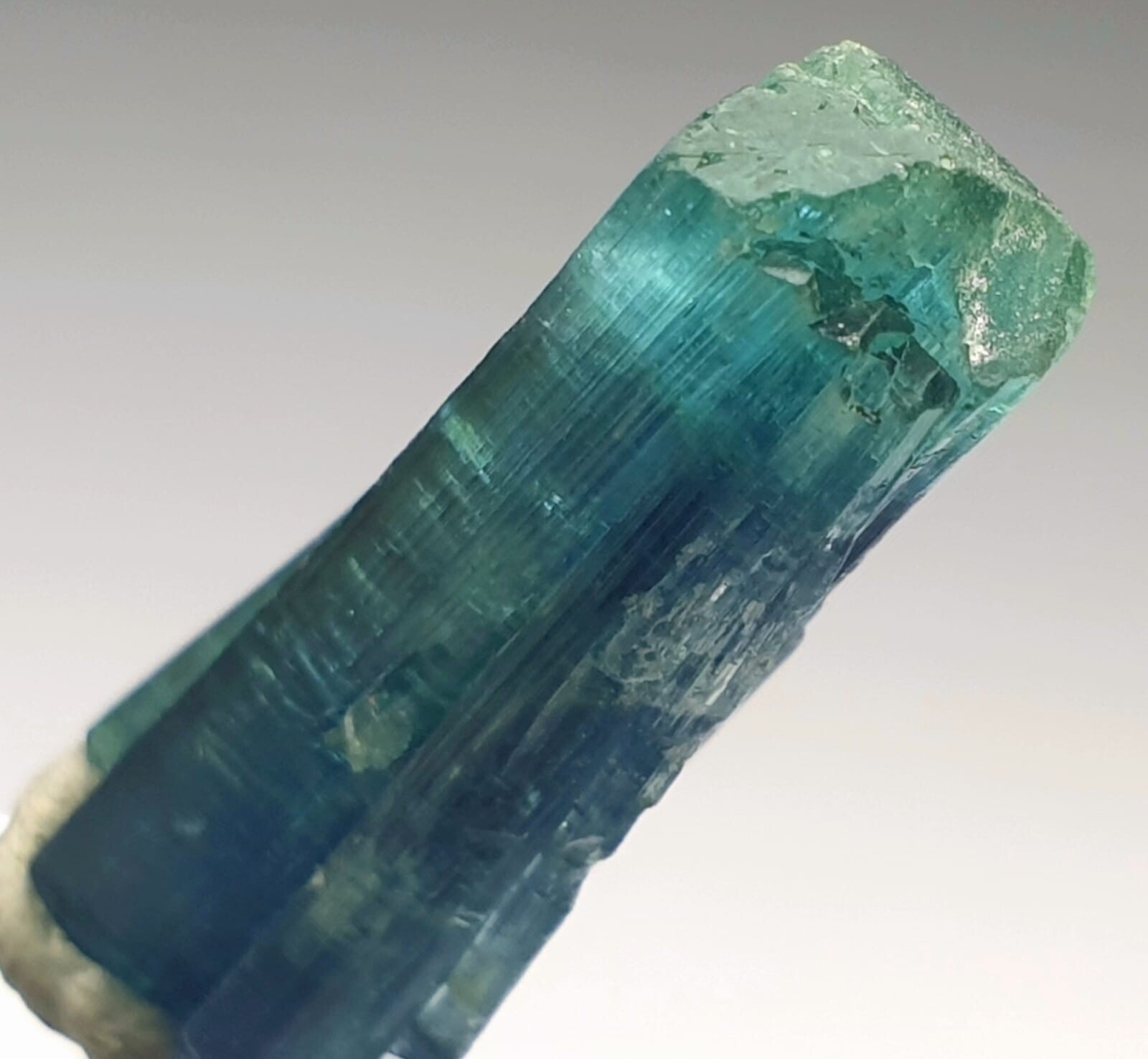 Top quality indicolite color tourmaline spray shape crystal from Afghanistan
