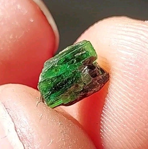 RARE GLOWING GEM DT EMERALD FROM ETHIOPIA