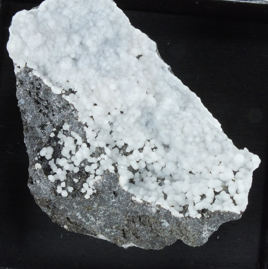 Calcite Crystals with Huntite. Gisborne Victoria Australia (EA10119)