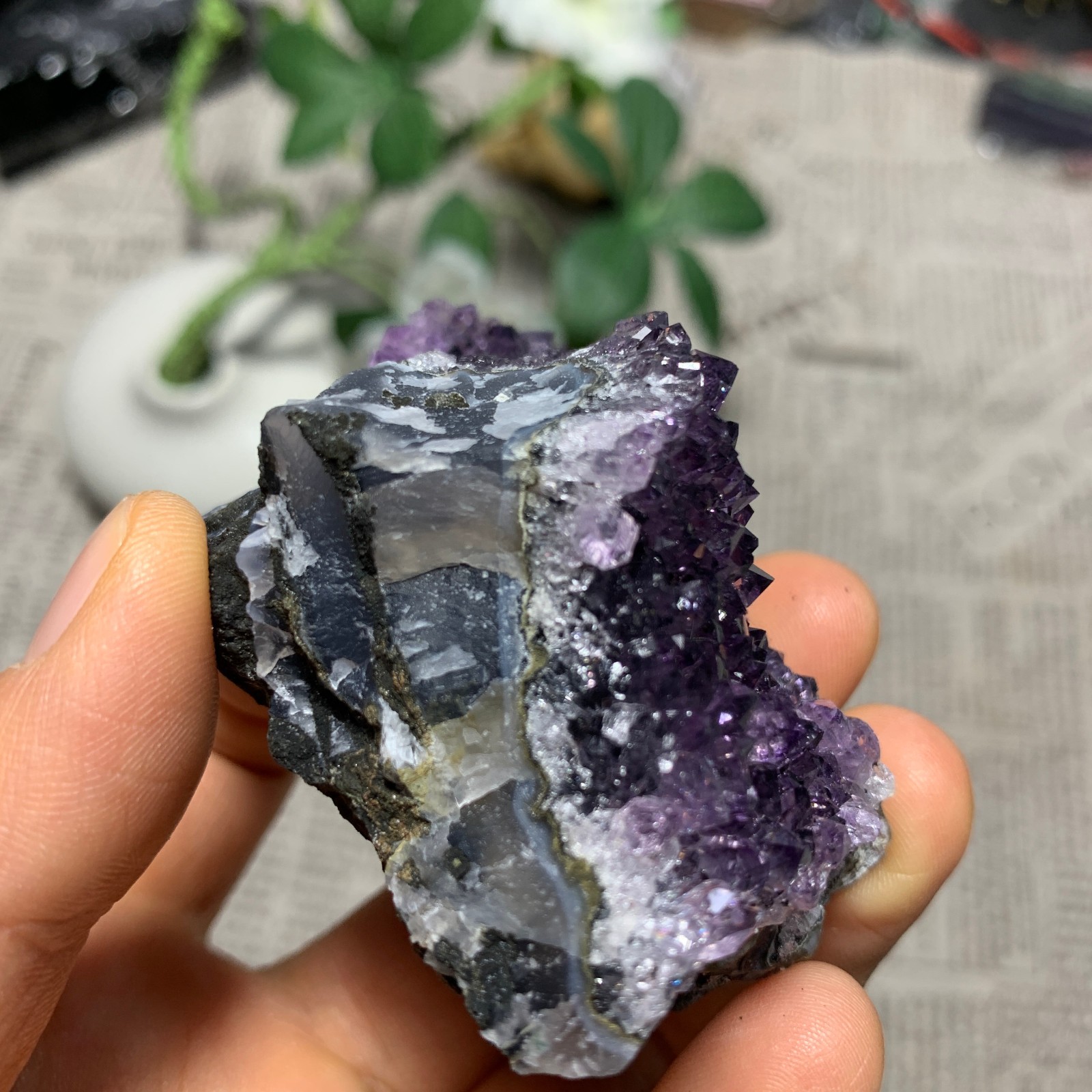 146g Natural Amethyst Geode Mineral Specimen Crystal Quartz Energy Decoration