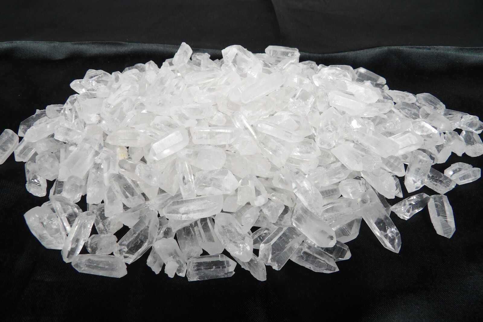 Mini Grid Crystals 12-15g 8-10 Tiny Micro Quartz Points, Small Lemurian Seeds UK