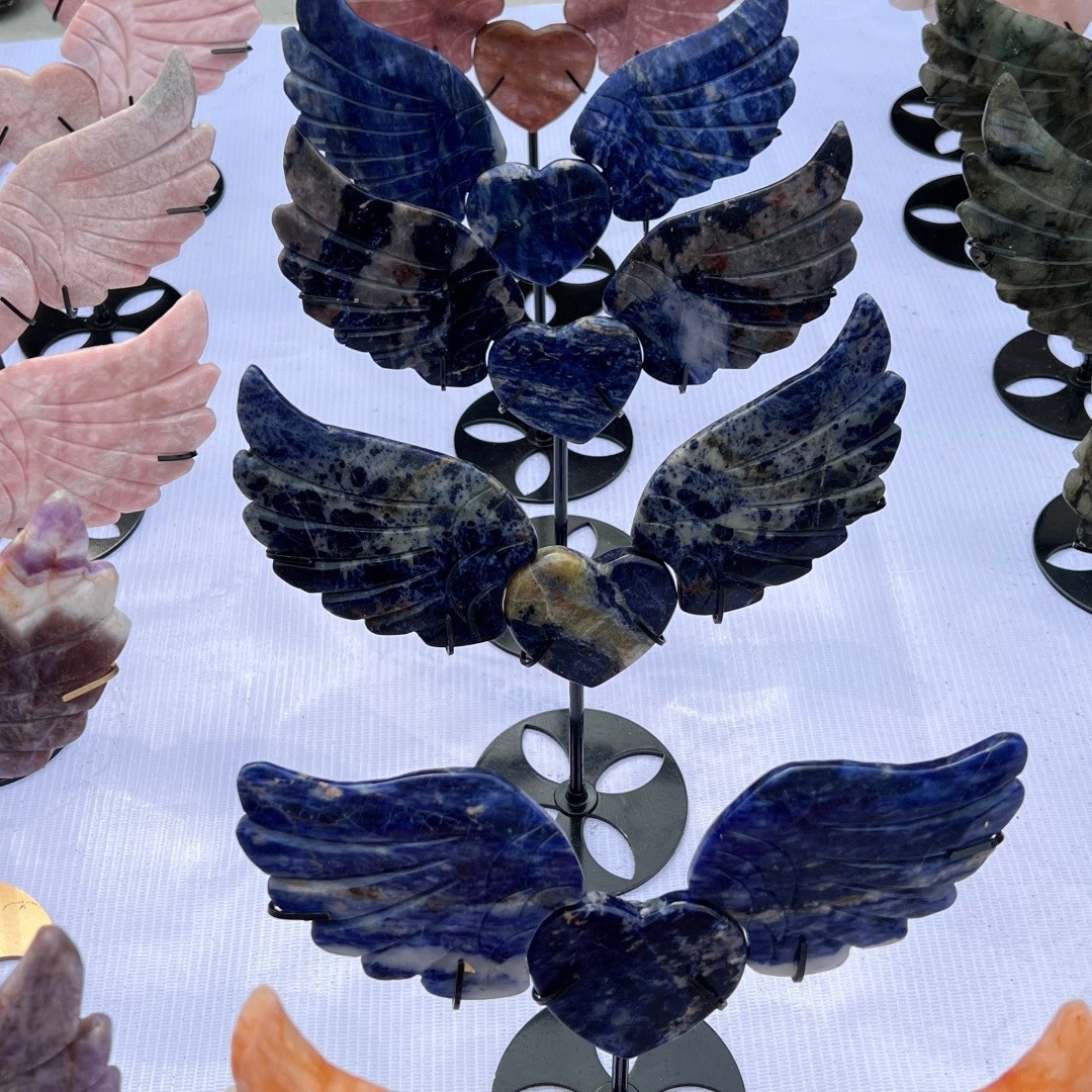 Natural Sodalite Angel of Love wings skull quartz crystal Healing Random+ Stand
