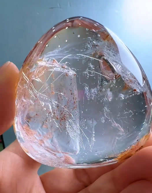 61*59*34mm Natural Enhydro Quartz Moving Water Drop Specimens Palm Reiki
