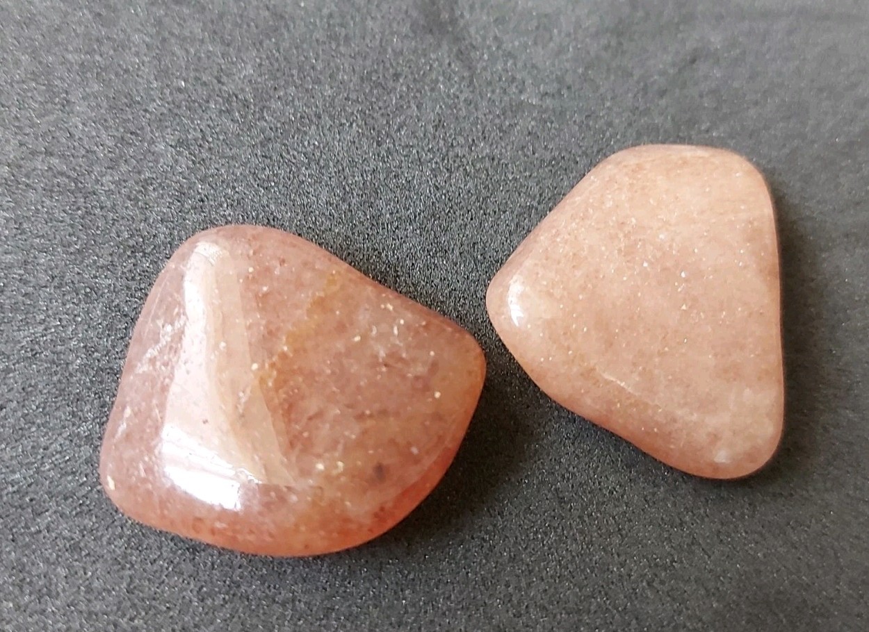 Raspberry Aventurine 2x Tumbled Stones Natural, Size 3.5cm-2cm, Weight, 12g-5g.