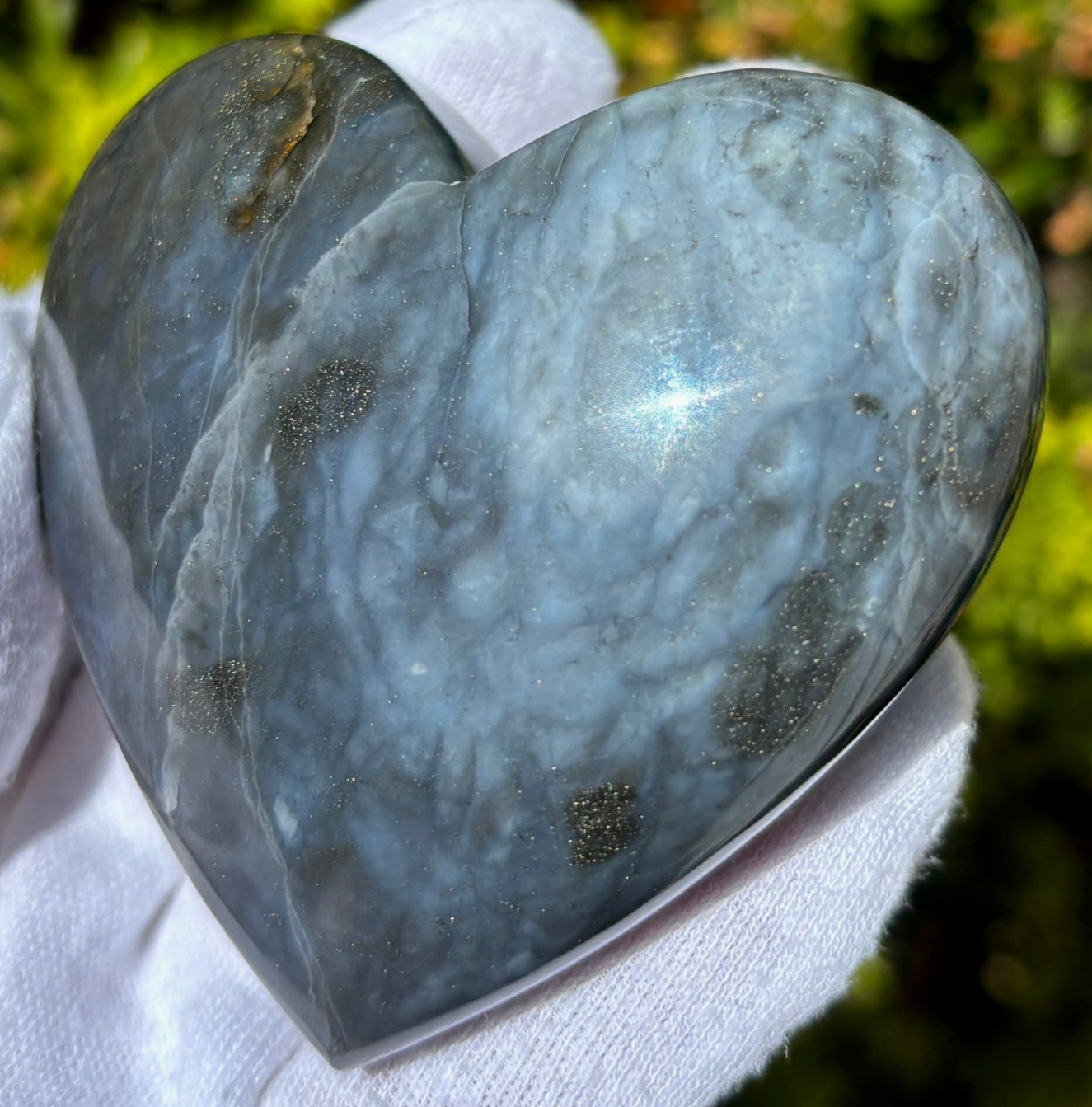 131g 2.37″ PURPLE (Dark Medium Blue) CHALCEDONY HEART PALMSTONE PALM STONE LARGE
