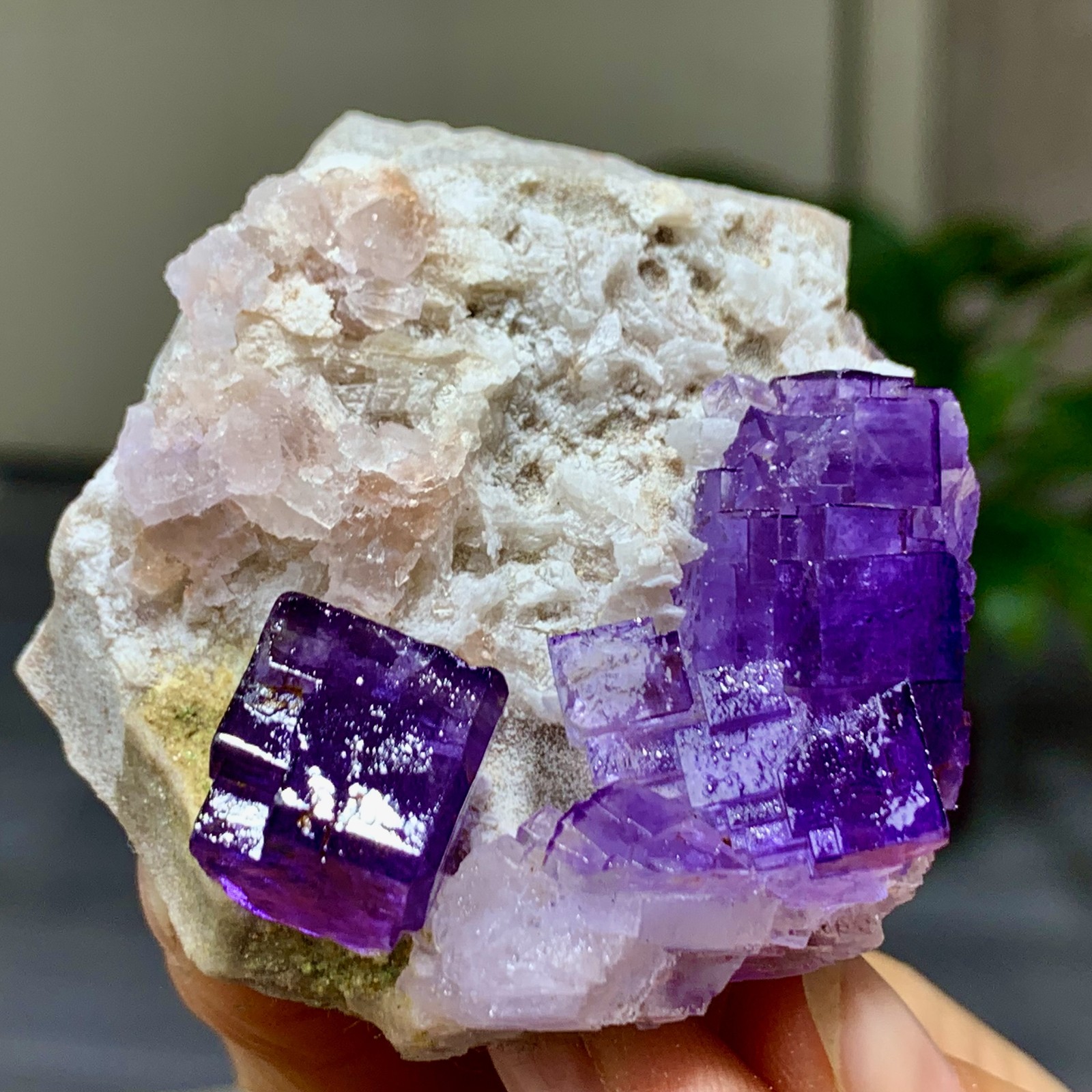 118G Natural purple framed cubic fluorite mineral specimen/Inner Mongolia–