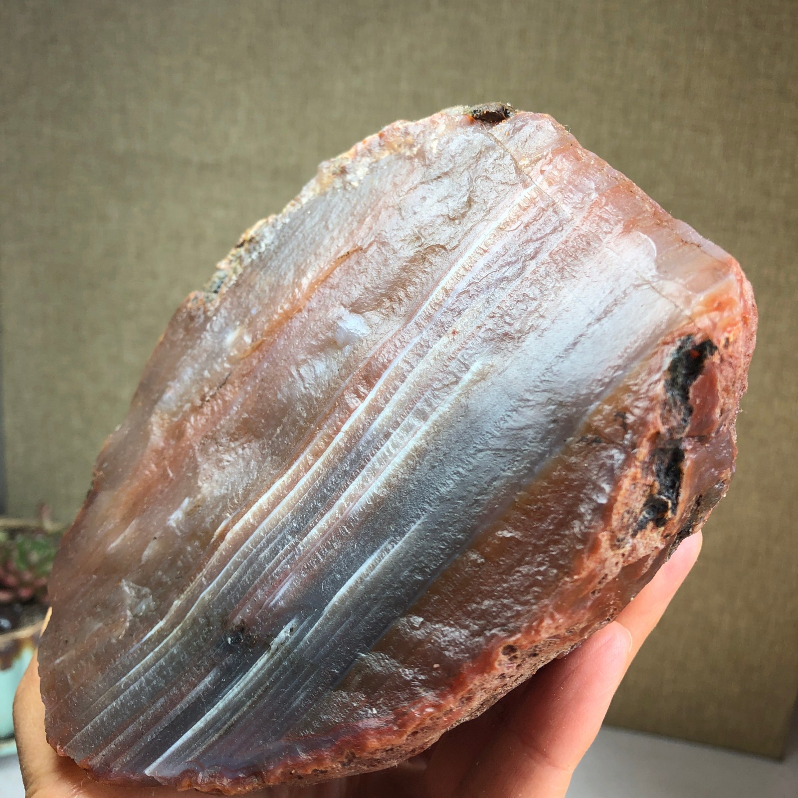 137mm Natural agate stone uncut block original Crystal specimens 1.92kg A3635
