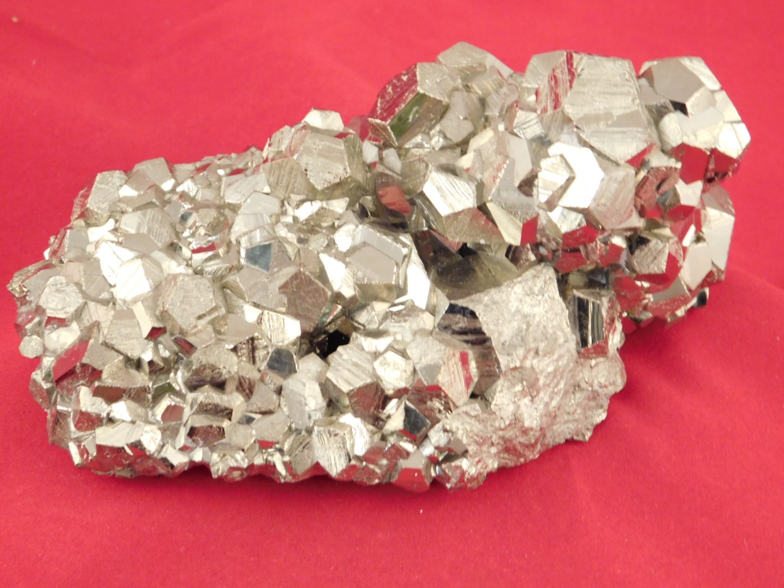 BIG! Dodecahedron PYRITE Crystal Cluster NICE! and 100% Natural Peru 850gr