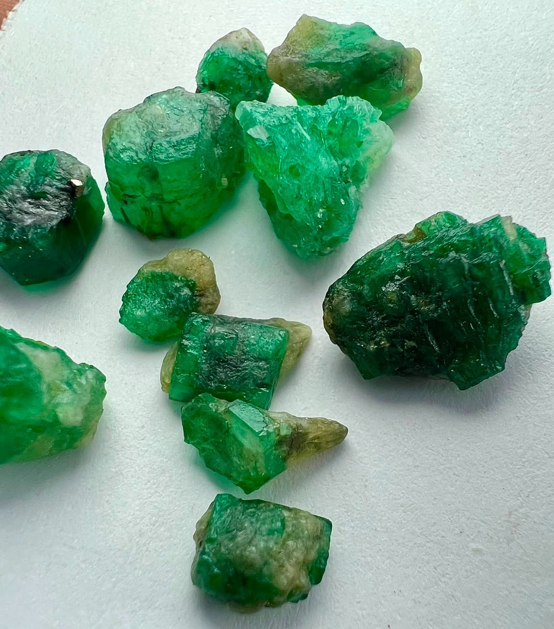 24 CT, lLott!! Natural Top Green Emerald Crystals 11 Peices From Swat Pakistan