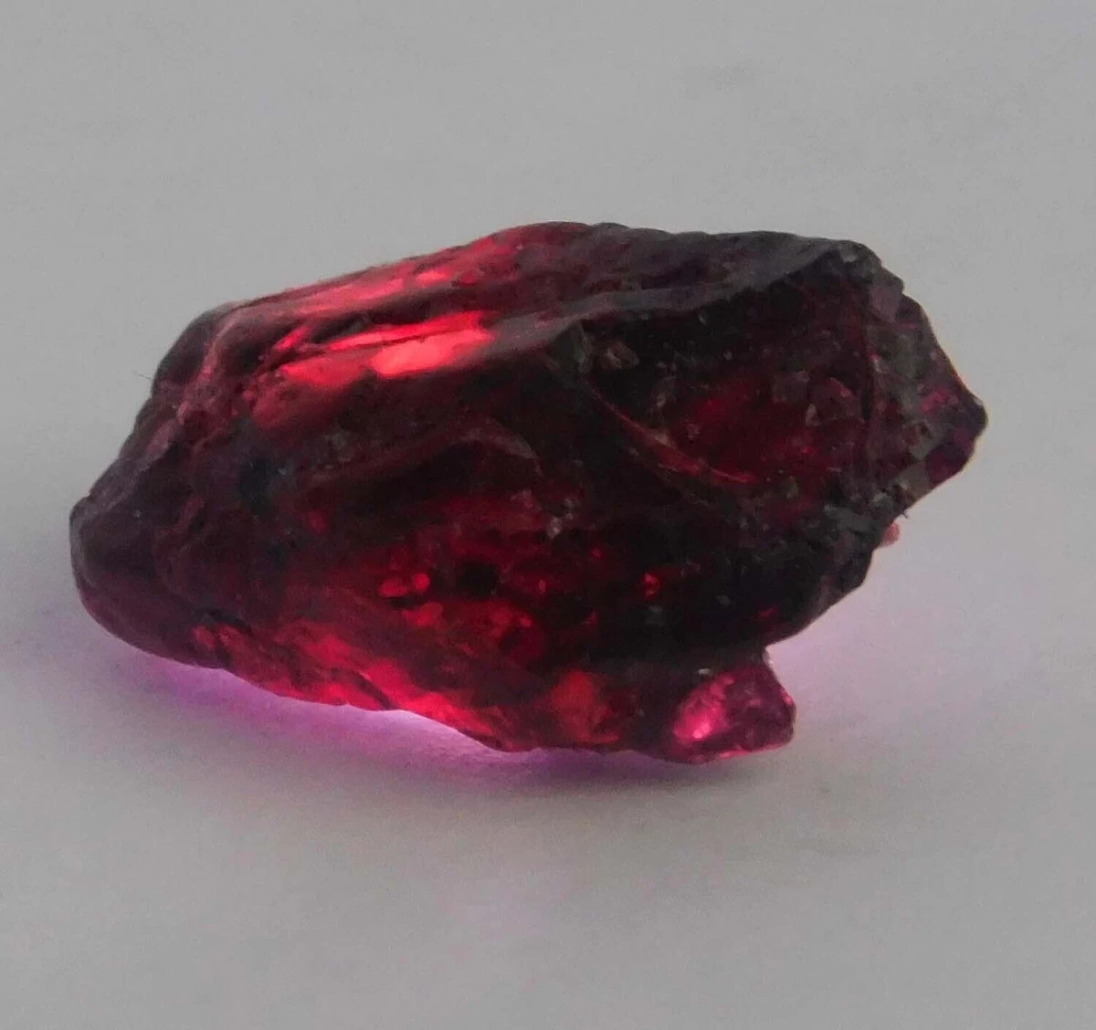 Earth mind Uncut Natural Garnet Rough 60-70 carat Loose Gemstone