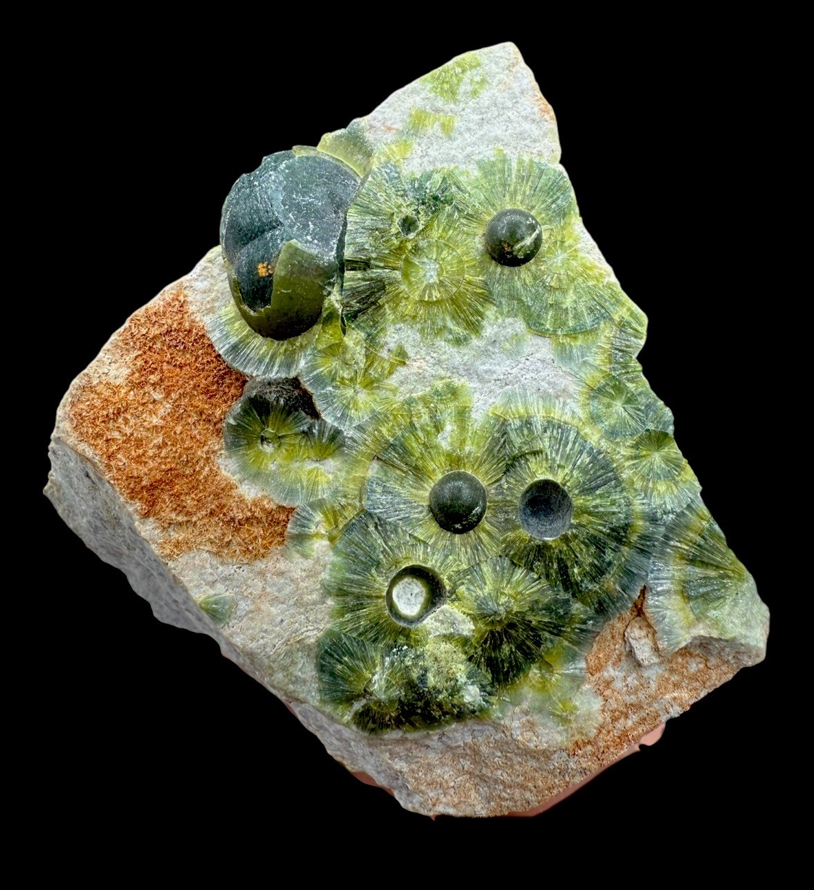 Radiating & Spherical Wavellite Crystals : Dug Hill . Avant , Arkansas 🇺🇸