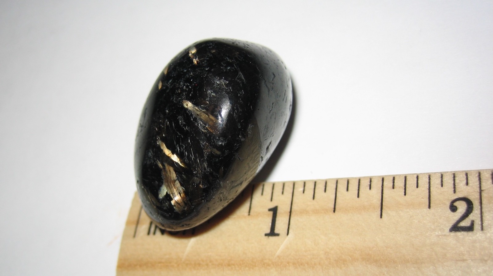 TUMBLED POLISHED NATURAL 1″ x 0.7″ AUTHENTIC NUUMMITE STONE GREENLAND ~ 22.8g *8