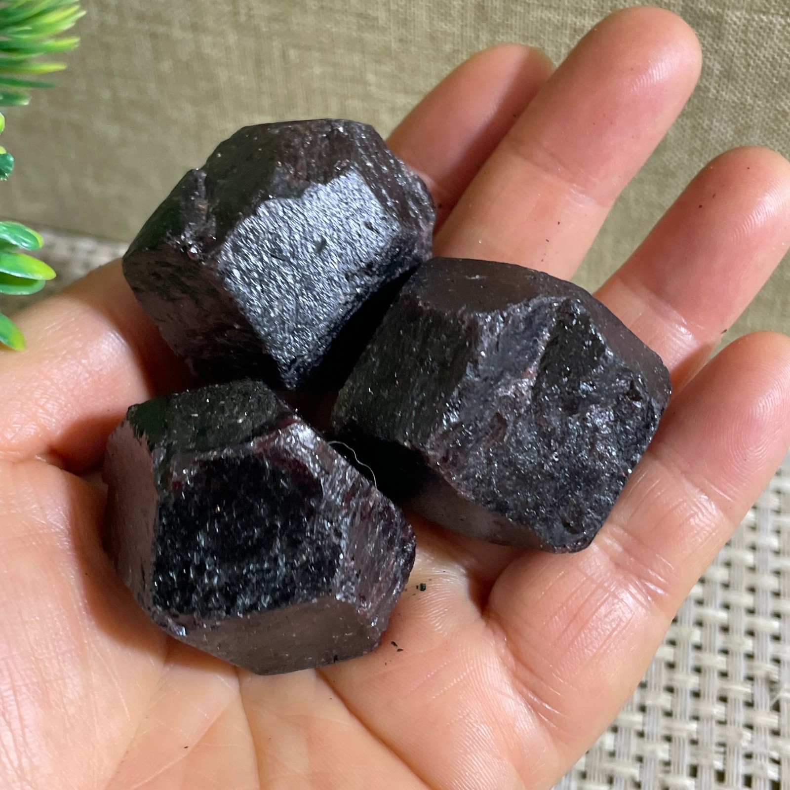204g RED Garnet Crystal gemstone rough stone mineral specimen