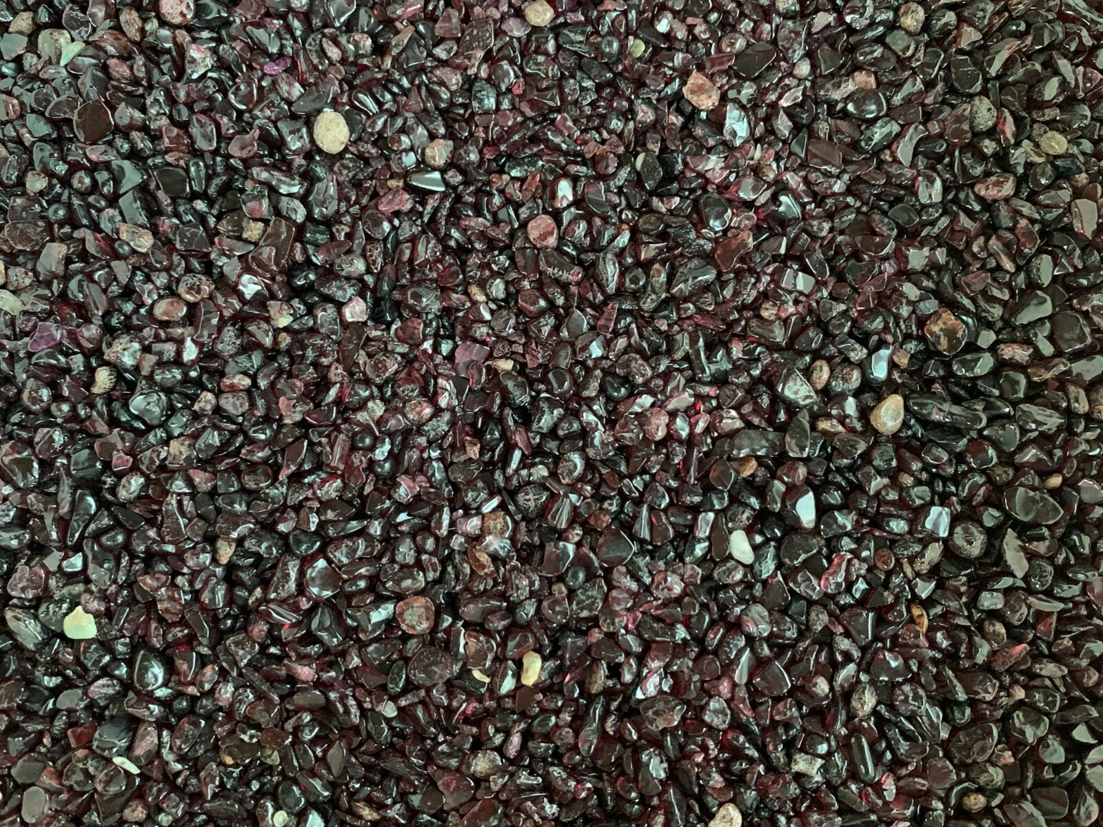 Grade A++ Garnet Semi Tumbled Gemstone Mini Chips 3 – 5 mm, Wholesale Bulk Lot