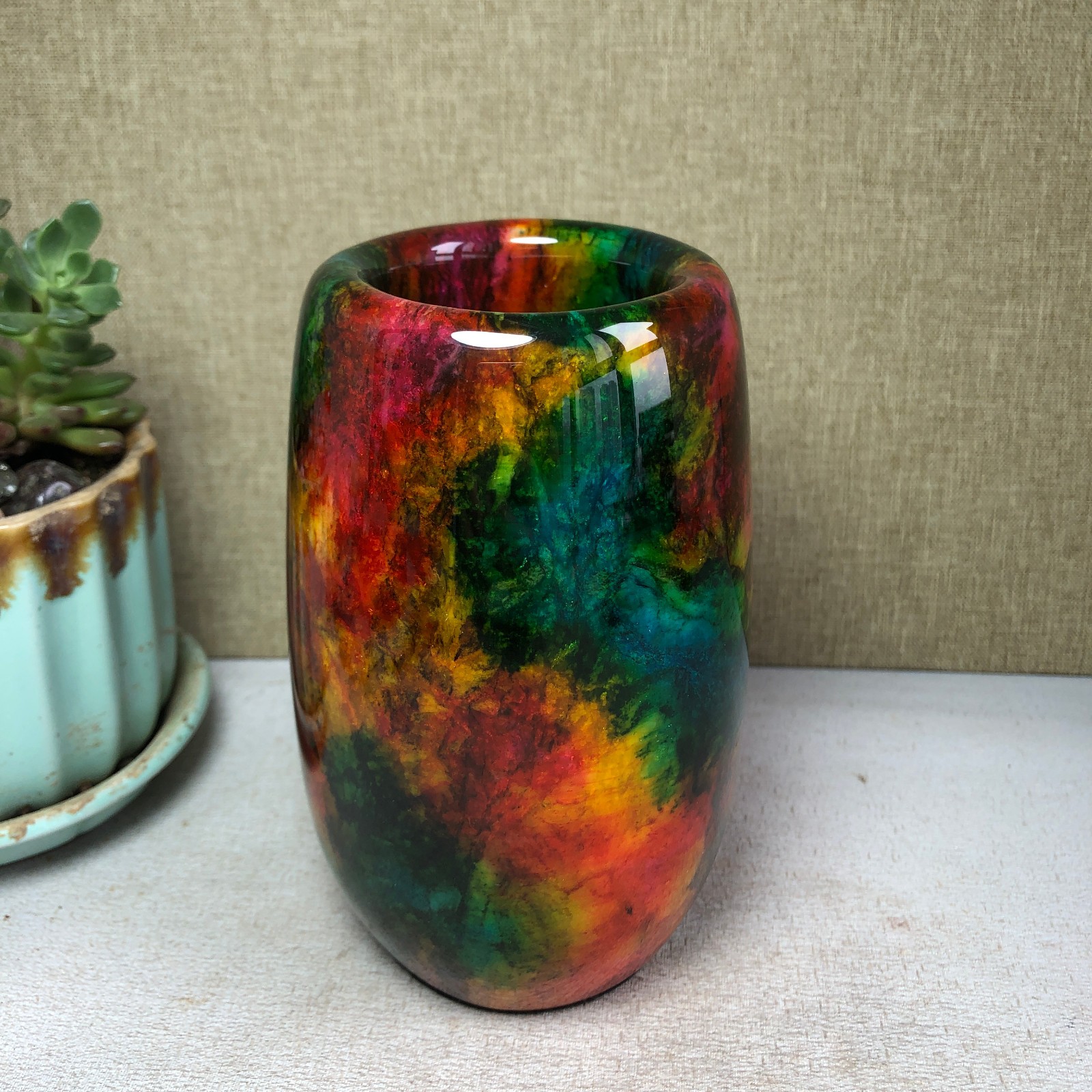Natural “Seven Colors Jade” vase specimen -Taiwan China 1000g 128mm A4584