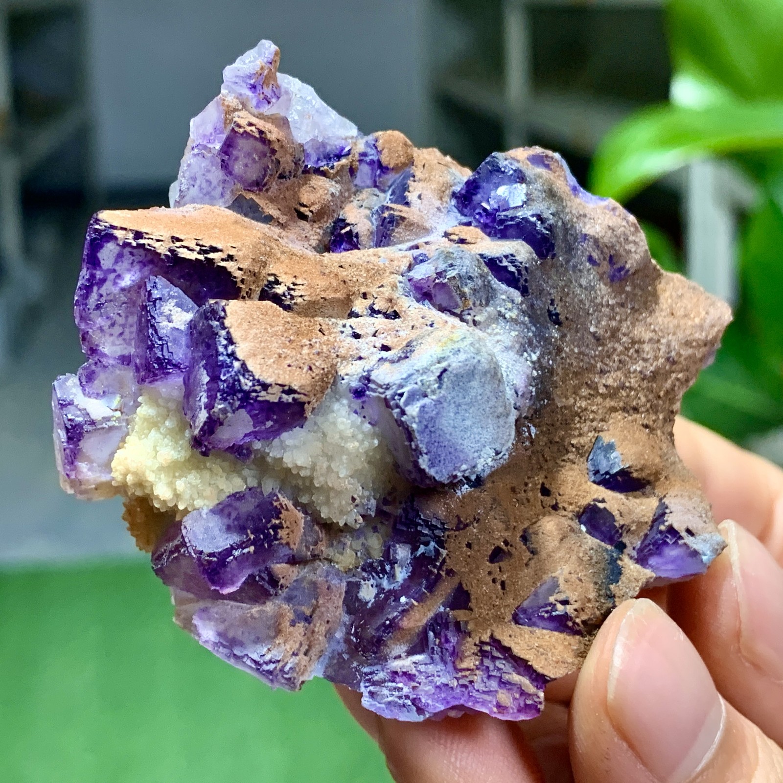 100G Natural Purple Fluorite Edged Cube Crystal Mineral Specimen/China