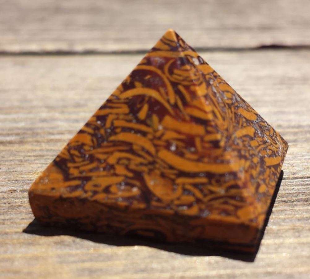 NATURAL CALLIGRAPHY STONE SMALL GEMSTONE PYRAMID 20-22mm