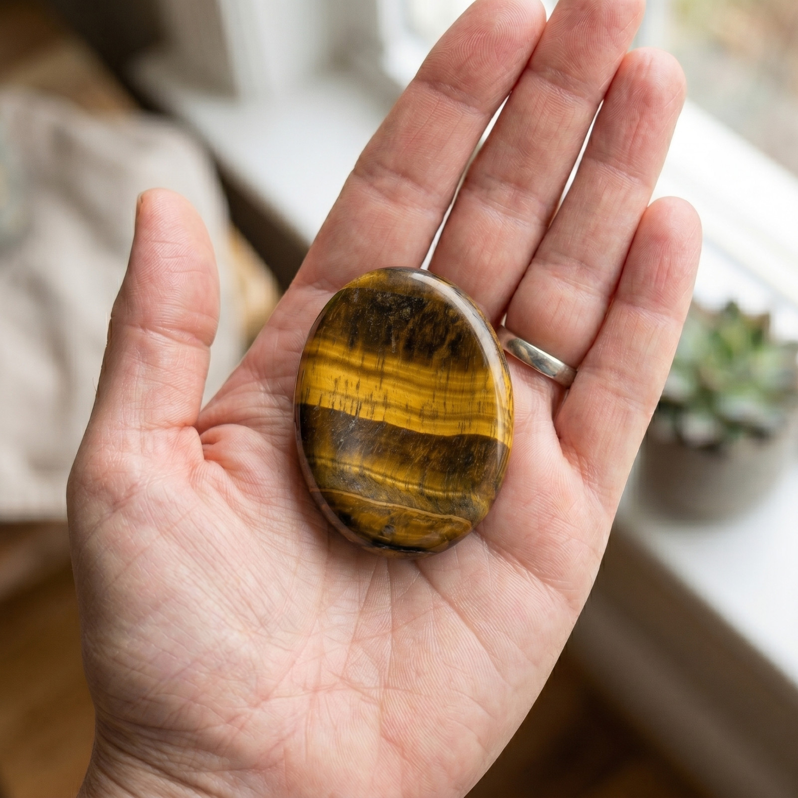 Natural Tiger Eye Worry Stone 1.2-2″ Polished Thumb Stone Pocket Palm Stone 1PC