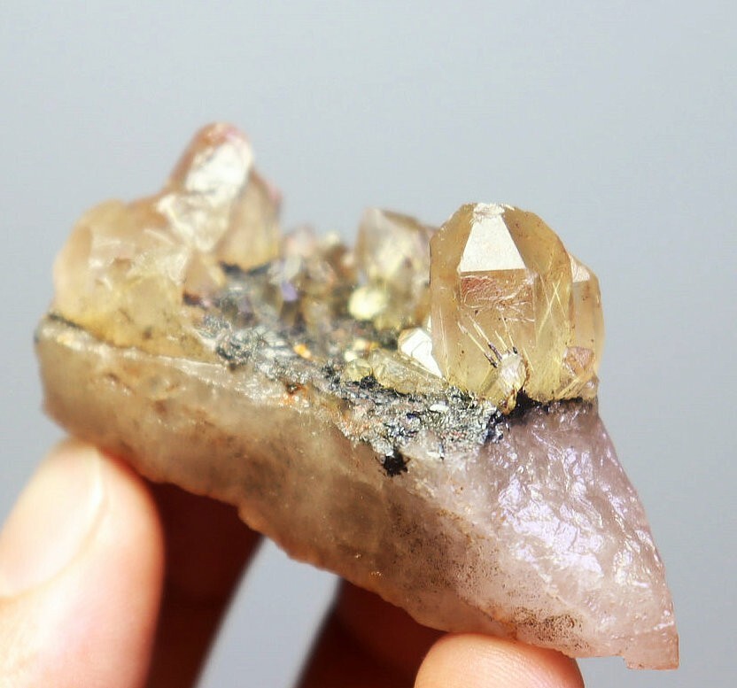 Natural Original Golden Hair Rutilated Quartz Crystal Cluster Mineral Specimen