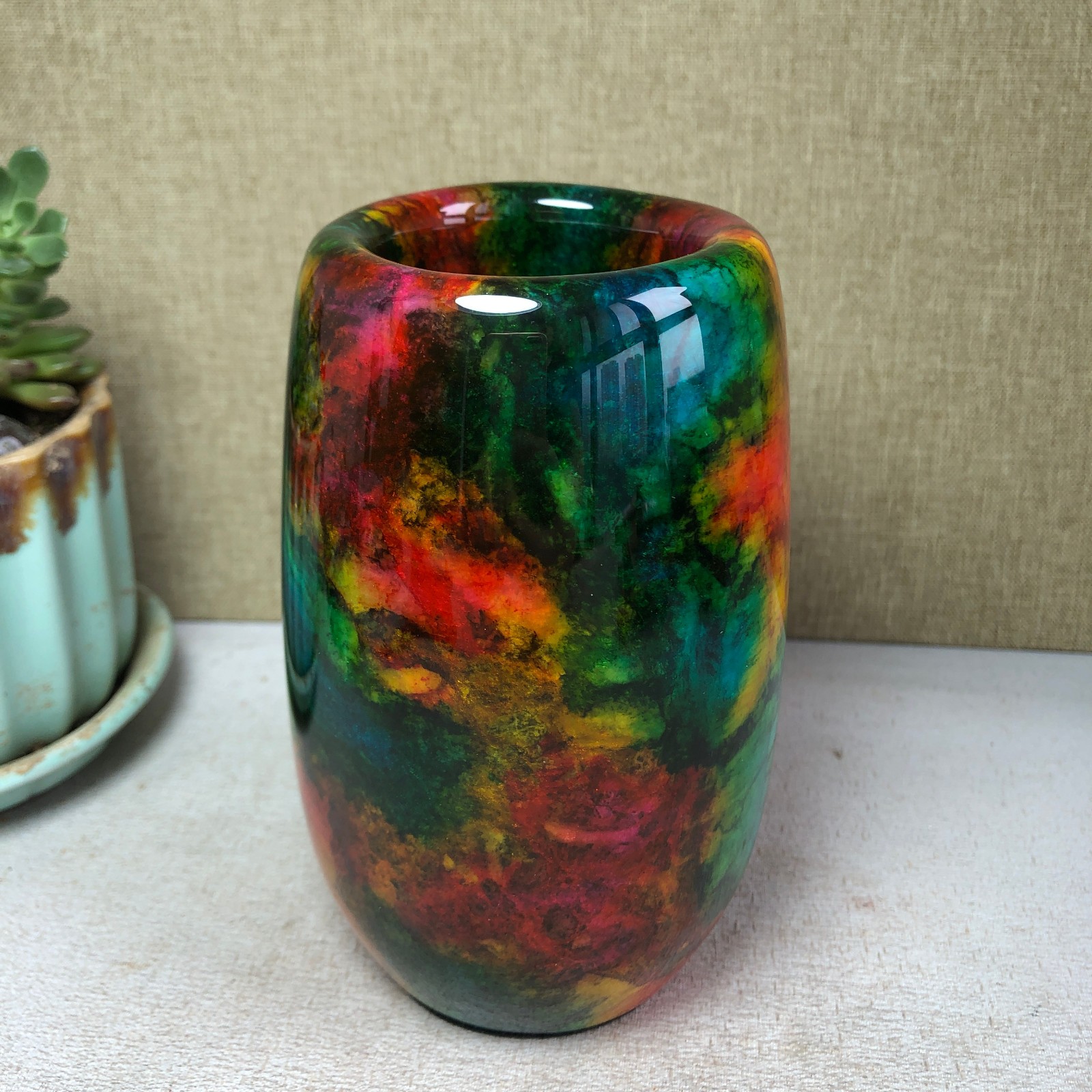 Natural “Seven Colors Jade” vase specimen -Taiwan China 1000g 128mm A4584