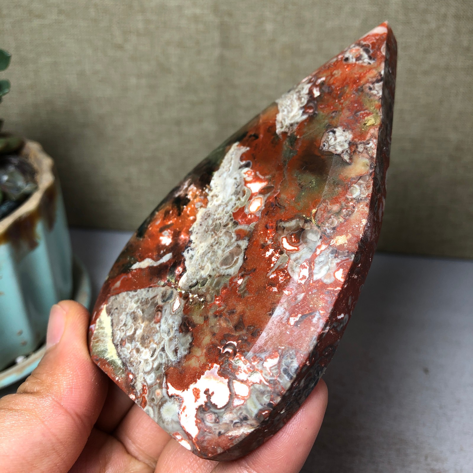 Natural l Indonesian Bloodstone agate point leaf Crystal specimens 165g A4928