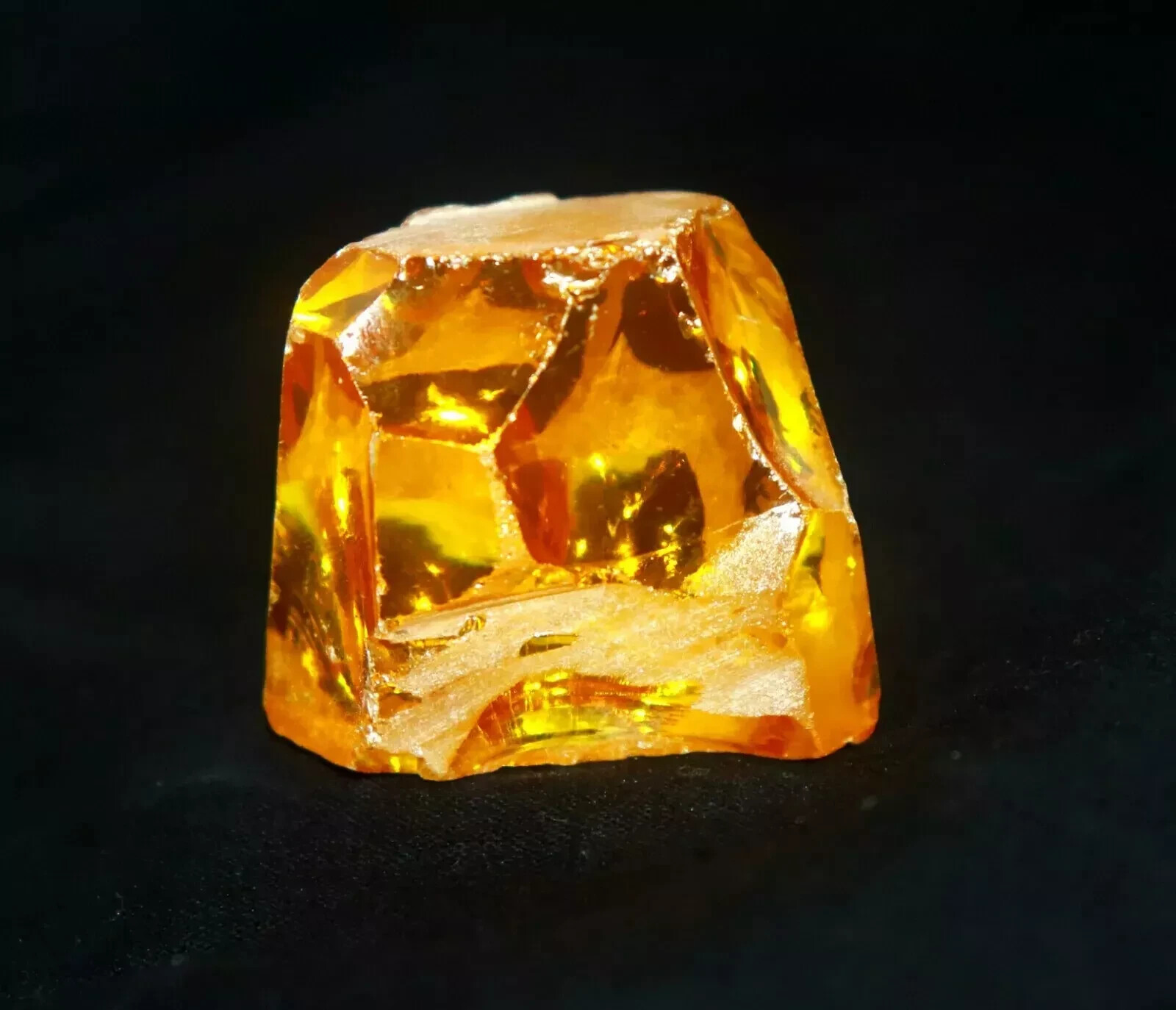 Earth Mined Natural Yellow Sapphire 650-880 Ct Uncut Raw Rough Gemstone Russia