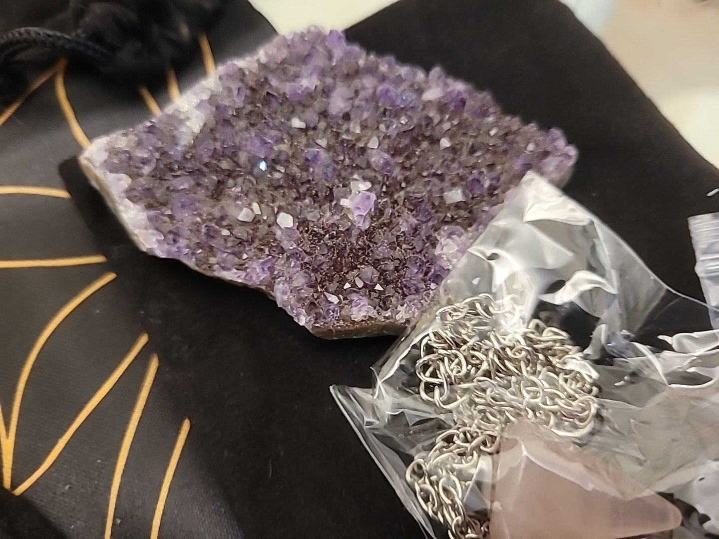 100s Gems, Crystals, Stones, Rocks, From All Over The World In Gift Box
