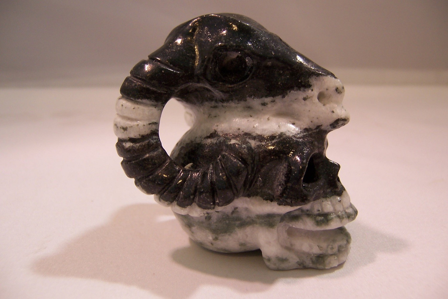 DUSHAN JADE HAND CARVED RAM AND HUMAN SKULLS NATURAL CRYSTAL 201g 7oz 3in 7.6cm