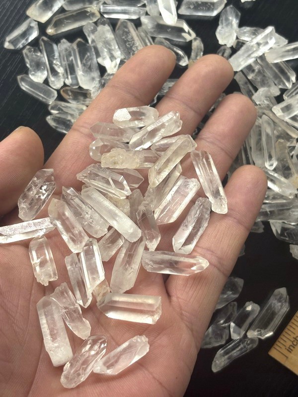 140-160PCS JEWELRY MINI POINTS 1/2 LB MICRO CLEAR QUARTZ CRYSTAL TINY TIPS ROUGH