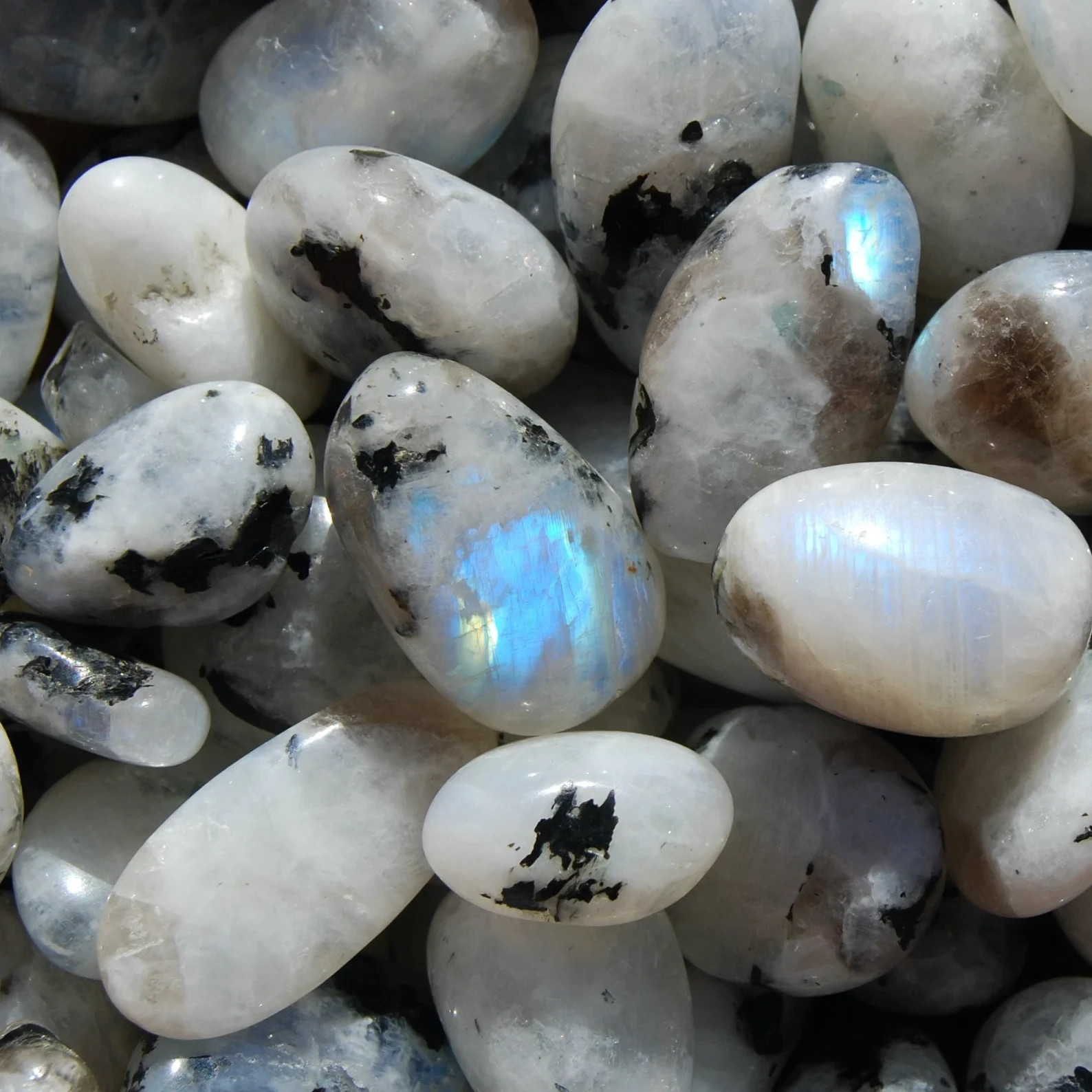 3pcs Black Rainbow Moonstone Tumbled Stones Palm Stone Worry Stone Art Display