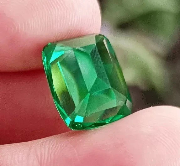 Flawless Natural 9.55 Ct+ Green Emerald Cushion Cut Loose Gemstone Certified
