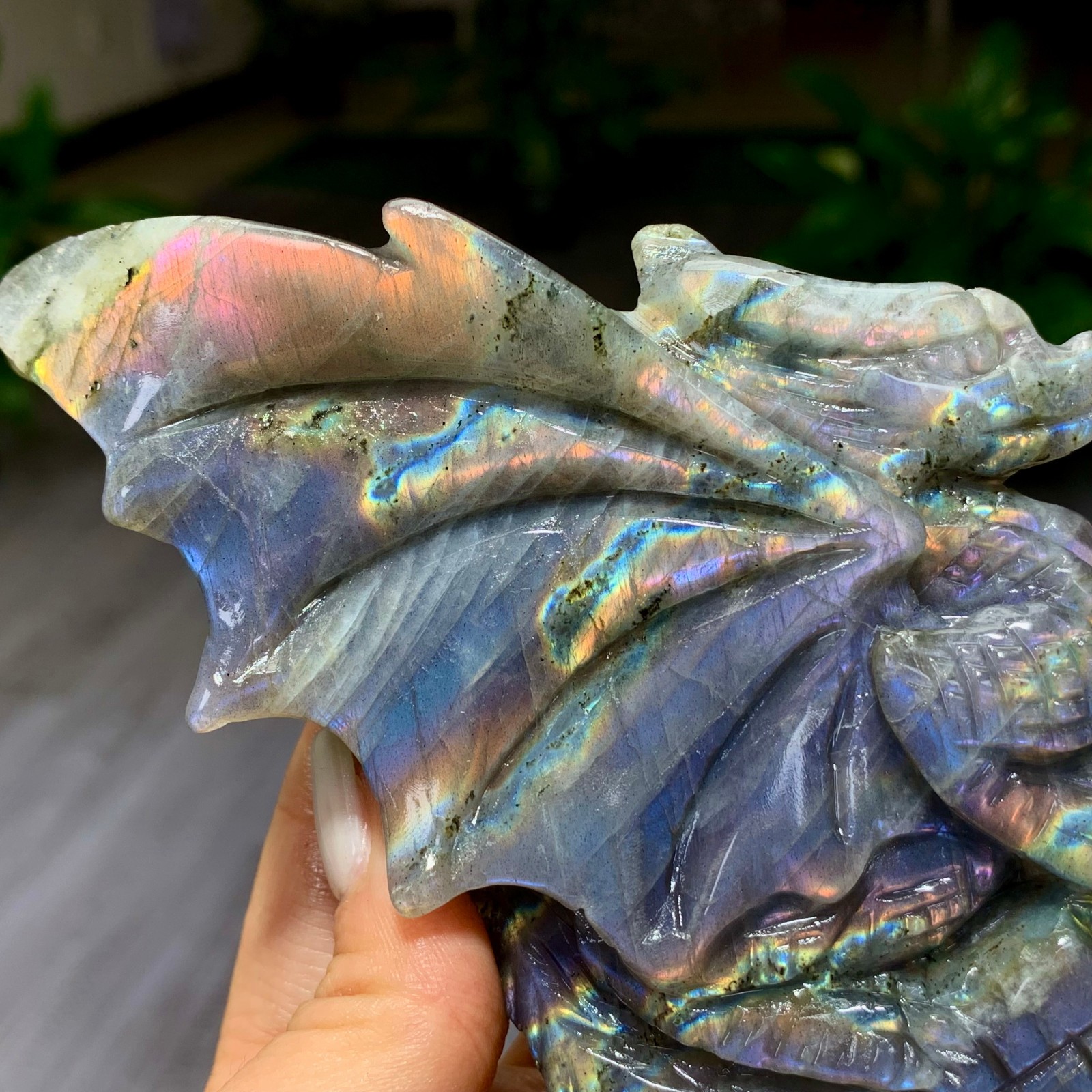 306G Natural Labradorite Quartz Crystal Stone Hand carved Flying dragon