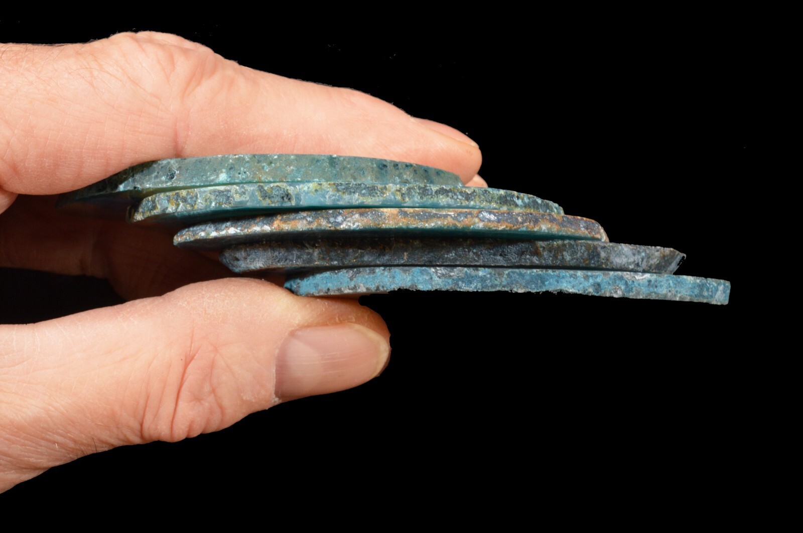 AGATE GEODE Slice Teal 2 1/2″ Polished Rock Mineral Throat Chakra Healing Stone