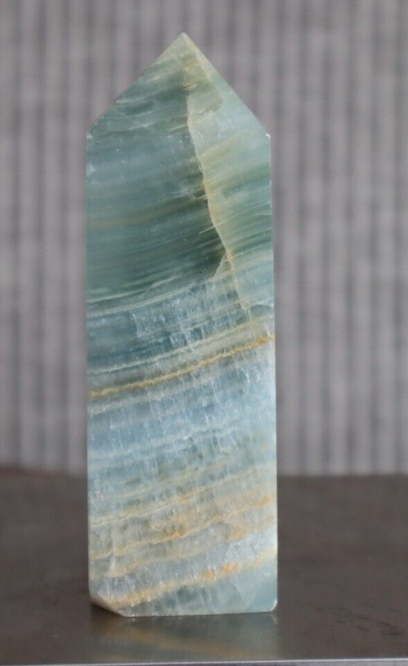 BLUE ONYX POINT (4 SIDED) 3.80 INCHES TALL/ 185 GRAMS