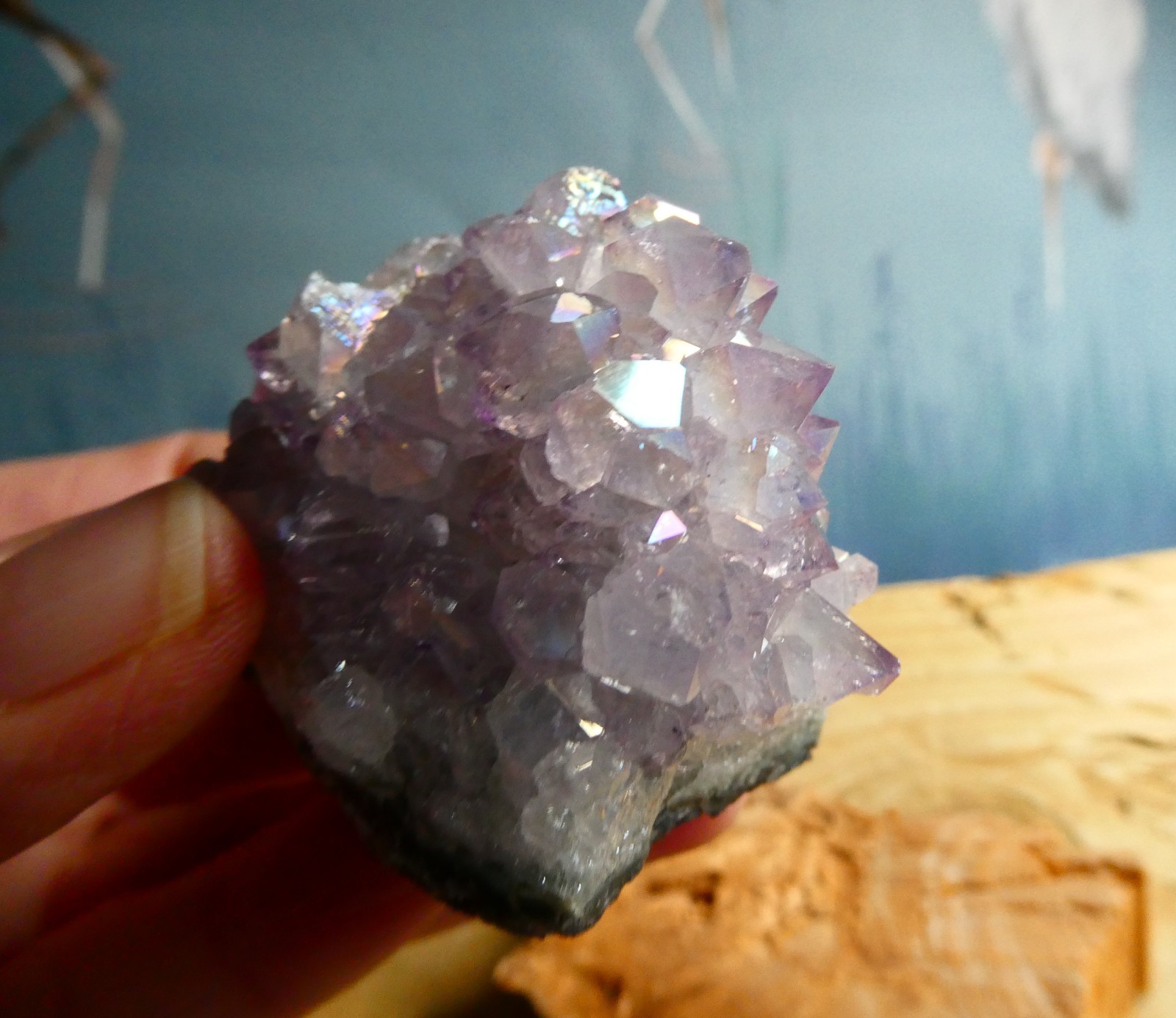 Aura Amethyst Crystal Cluster Multi Points Uruguay & Amethyst Cluster Bed Brazil