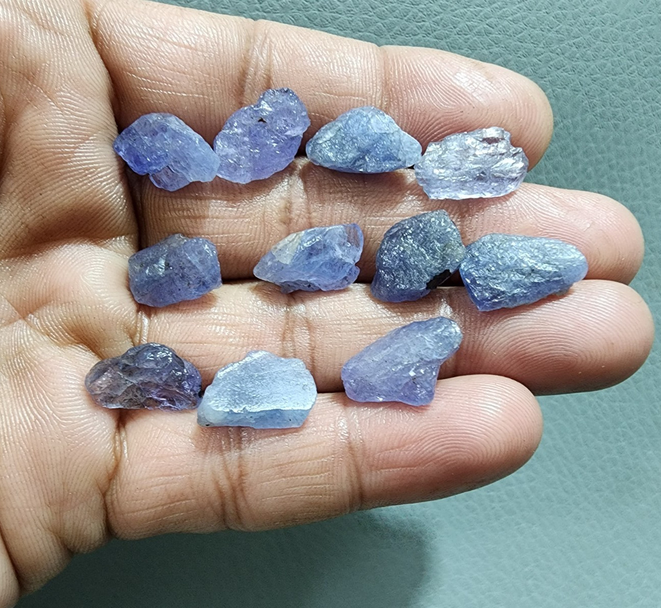 “12pcs Raw Tanzanite Rough 14-17mm Natural Tanzanite Gemstones Collector Lot”