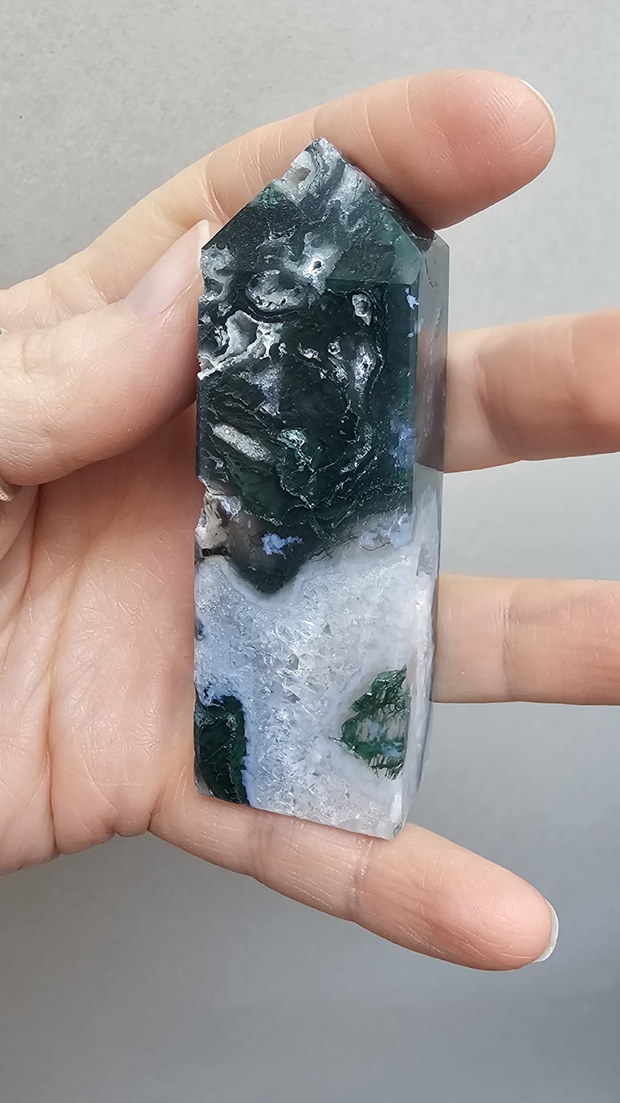 Moss Agate tower point crystal Green Healing 78g 7.8cm