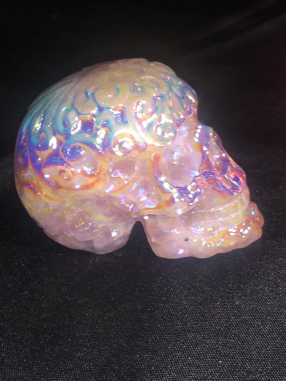 BEAUTIFUL DECOR 2 QUARTZ SKULLS WITH ELECTRO AURA PLATING AND PINK SPHERE