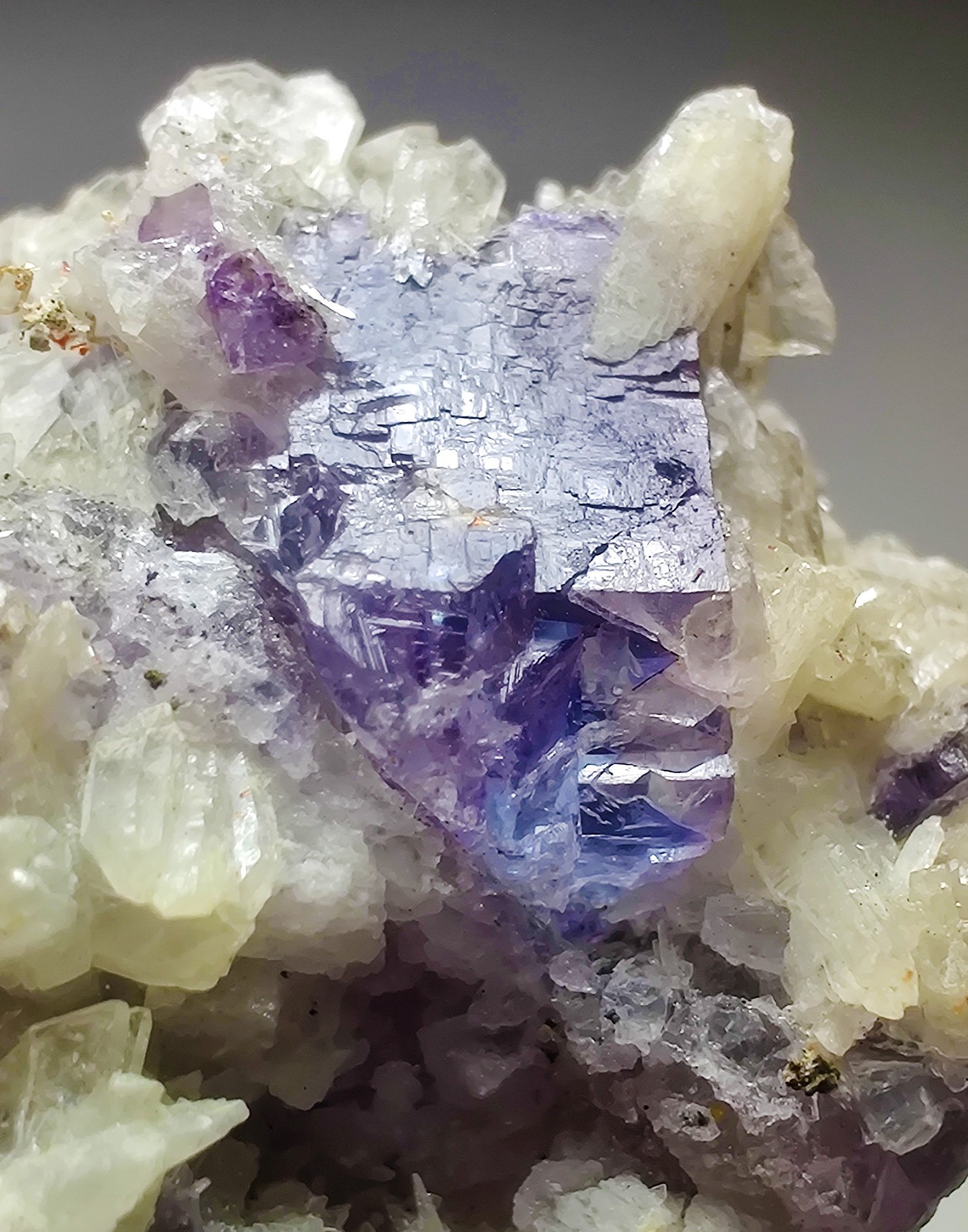 Fluorite and Barite crystals, fluorescent. Cave in Rock, Illinois. 20 grams.