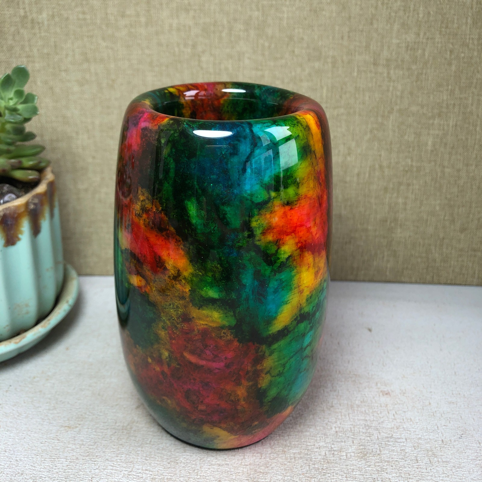 Natural “Seven Colors Jade” vase specimen -Taiwan China 1000g 128mm A4584