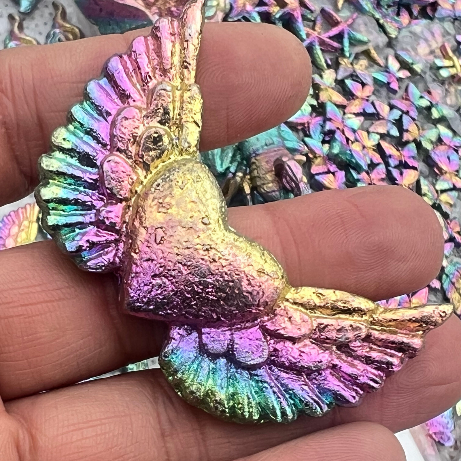 2 ” Natural Bismuth Quartz Hand Carved Love wing Crystal Healing Reiki 1pc