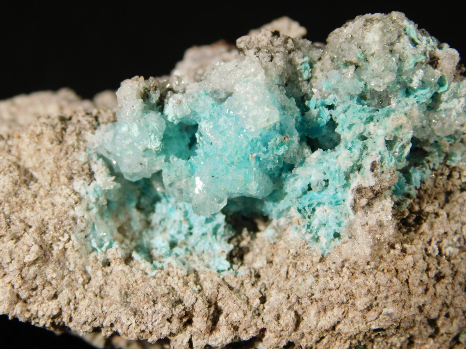 Light BLUE! CHRYSOCOLLA Cluster Under Translucent Druzy Quartz Mexico 133gr