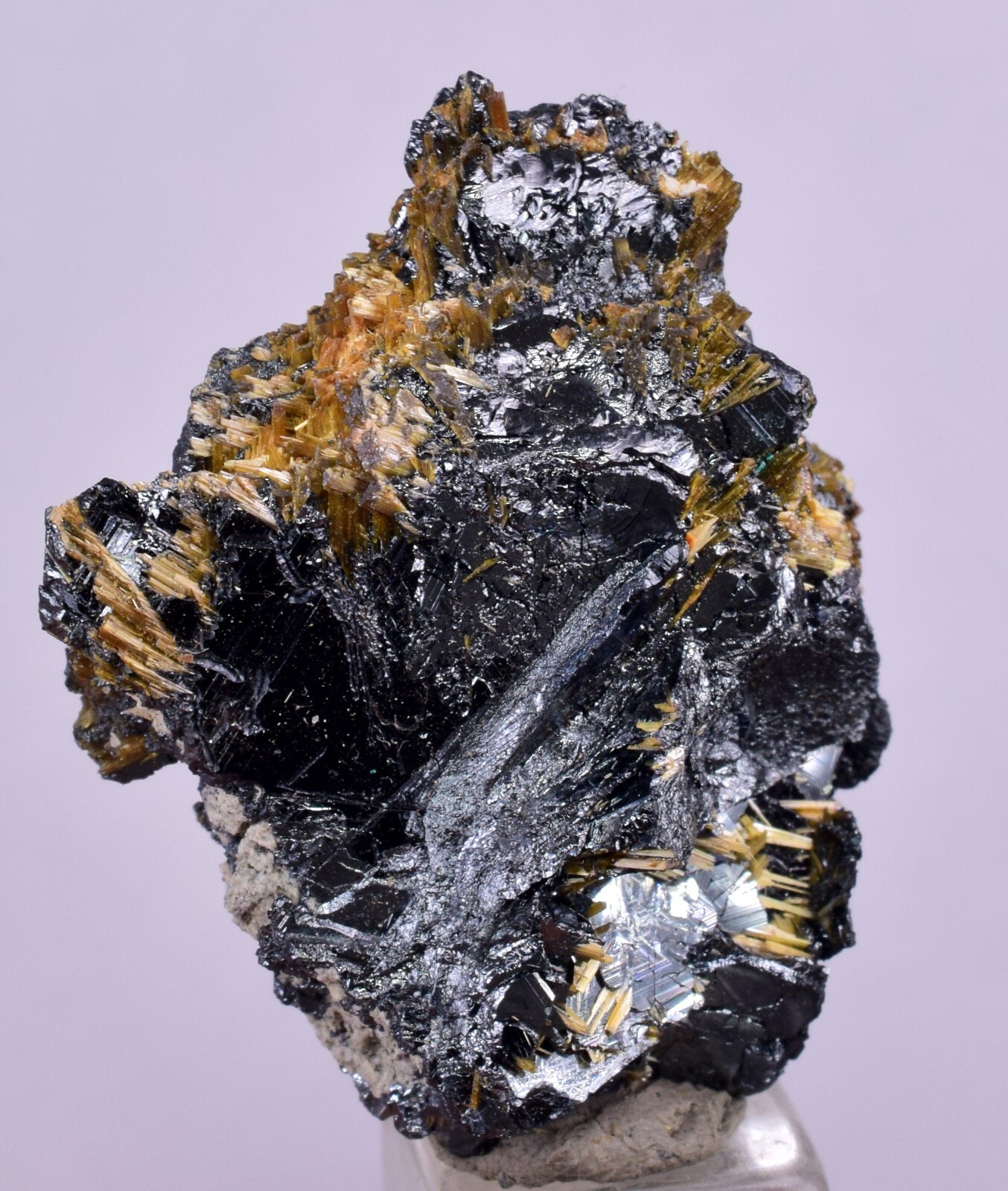 3.1cms GOLDEN RUTILE HEMATITE SPRAY NEEDLES CRYSTALS TITANIUM BAHIA BRAZIL XB16