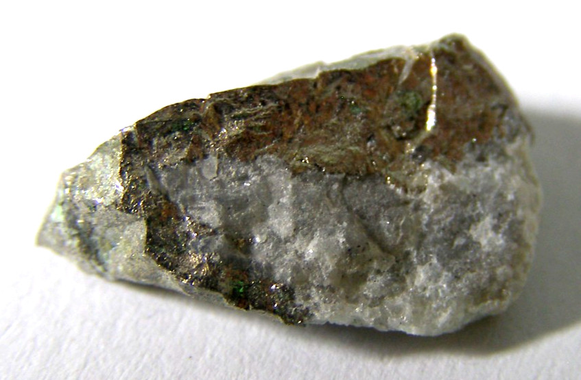 TINY NATURAL MOHAWKITE PIECE – 1.5 x 1.1 x 0.6 cms 2.92 gms #12 – USA